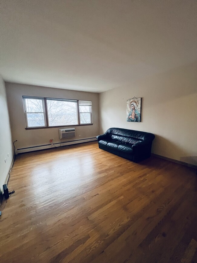 3954 N Pioneer Ave in Chicago, IL - Building Photo - Building Photo