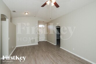 530 Melanie Cir in Melbourne, FL - Foto de edificio - Building Photo