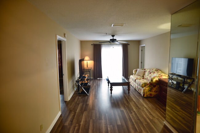 950 S Kanner Hwy, Unit E24 in Stuart, FL - Building Photo - Building Photo