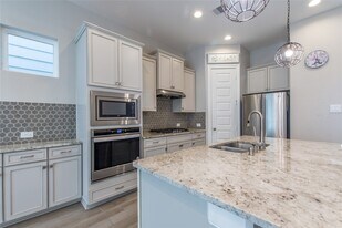 10013 Granary Dr in Houston, TX - Building Photo