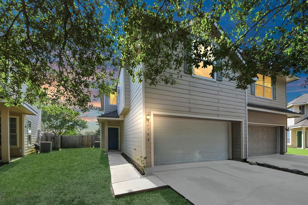 8763 Thistlemoor Ln in Houston, TX - Building Photo
