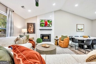 1440 Glynn Oaks Dr SW in Marietta, GA - Building Photo