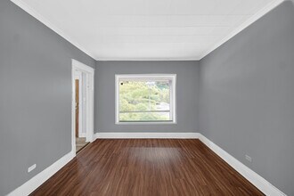 72 E 136th St in Riverdale, IL - Building Photo - Building Photo