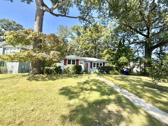 3901 Lawrence Ave in Kensington, MD - Building Photo - Building Photo