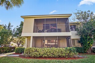606 Gardens Dr in Pompano Beach, FL - Building Photo