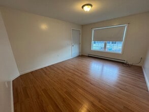 86 Endicott St, Unit D in Peabody, MA - Building Photo - Building Photo