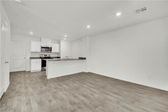 1133 Scarlet Sparrow St in Henderson, NV - Building Photo - Building Photo