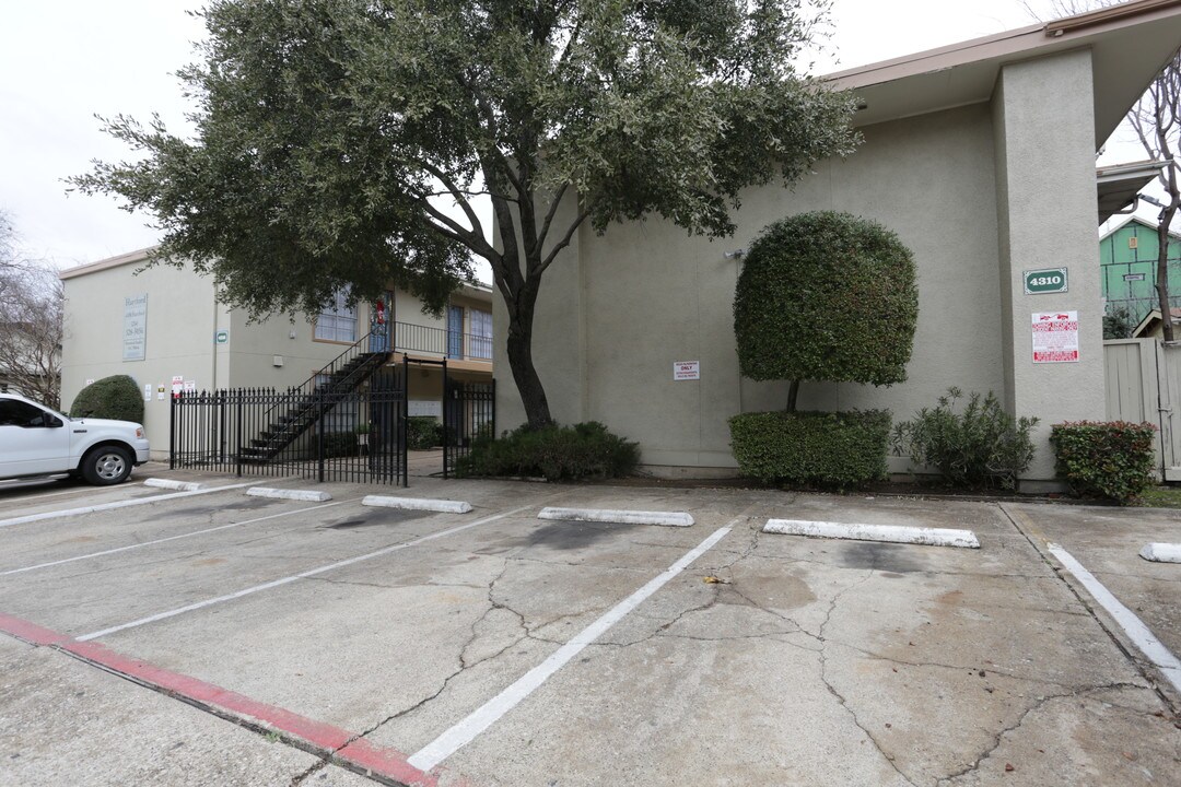 Hartford Annex in Dallas, TX - Building Photo