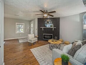 700 S Grange Ave, Unit 700 S Grange Ave in Sioux Falls, SD - Building Photo - Building Photo