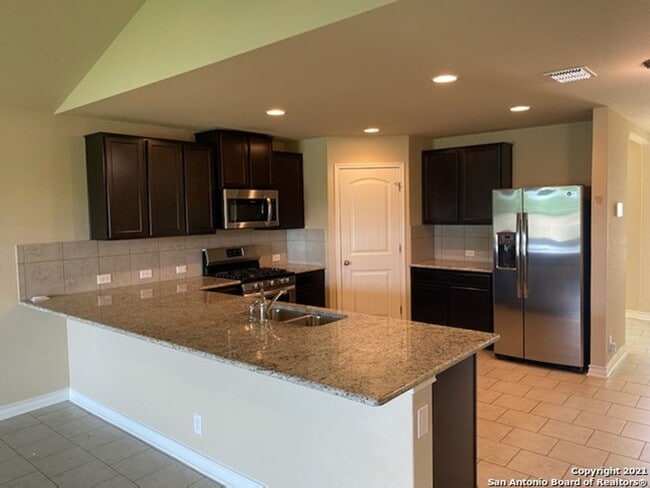8742 Fischer Falls in San Antonio, TX - Building Photo - Building Photo