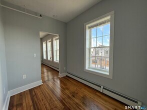 187 Bank St in New London, CT - Building Photo - Building Photo