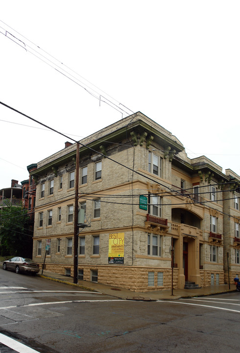 Howe and Maryland Apartments in Pittsburgh, PA - Foto de edificio