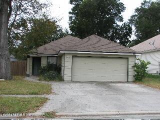 2994 Mikris Dr E in Jacksonville, FL - Building Photo