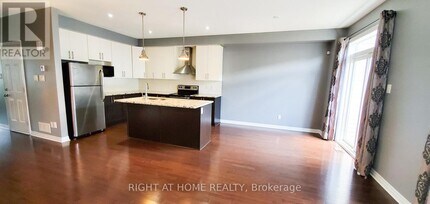 617 Sunburst St in Ottawa, ON - Building Photo - Building Photo