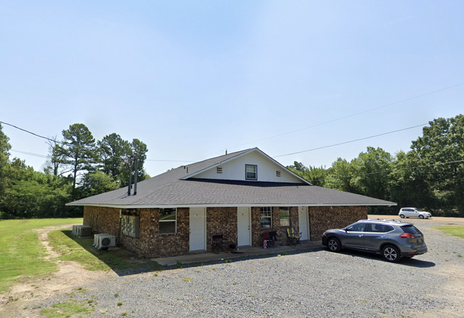 2001 E 20th St in Hooks, TX - Building Photo - Building Photo