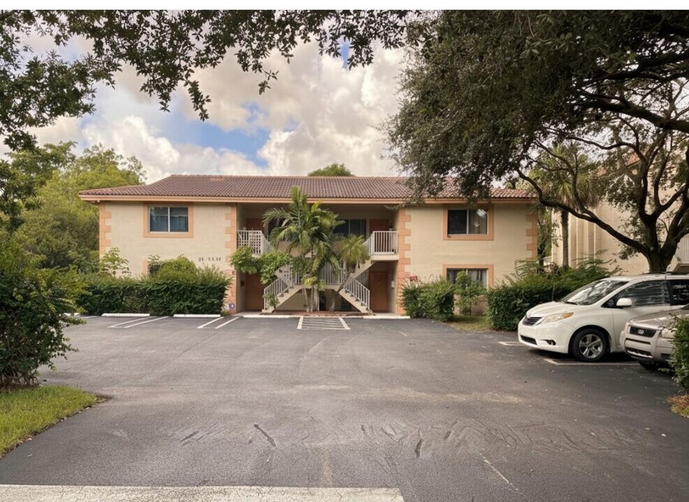 3720-3726 NW 115th Way in Coral Springs, FL - Building Photo