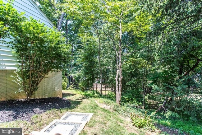 1646 Montmorency Dr in Vienna, VA - Building Photo - Building Photo