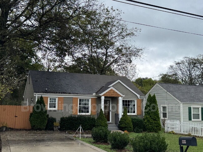 1235 Sunnymeade Dr in Nashville, TN - Building Photo - Building Photo