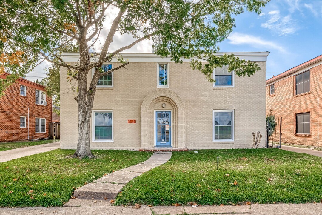 6630 Lawndale St in Houston, TX - Building Photo