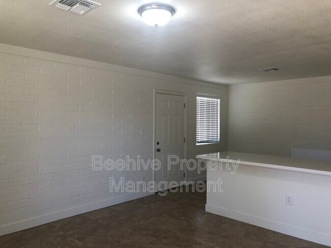 2530 E Atlanta Ave in Phoenix, AZ - Building Photo - Building Photo