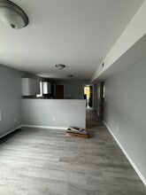 240 College St, Unit 240 in Springfield, MA - Foto de edificio - Building Photo