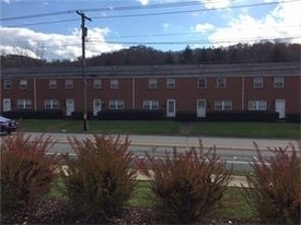 4255-4269 Old William Penn Hwy Apartamentos