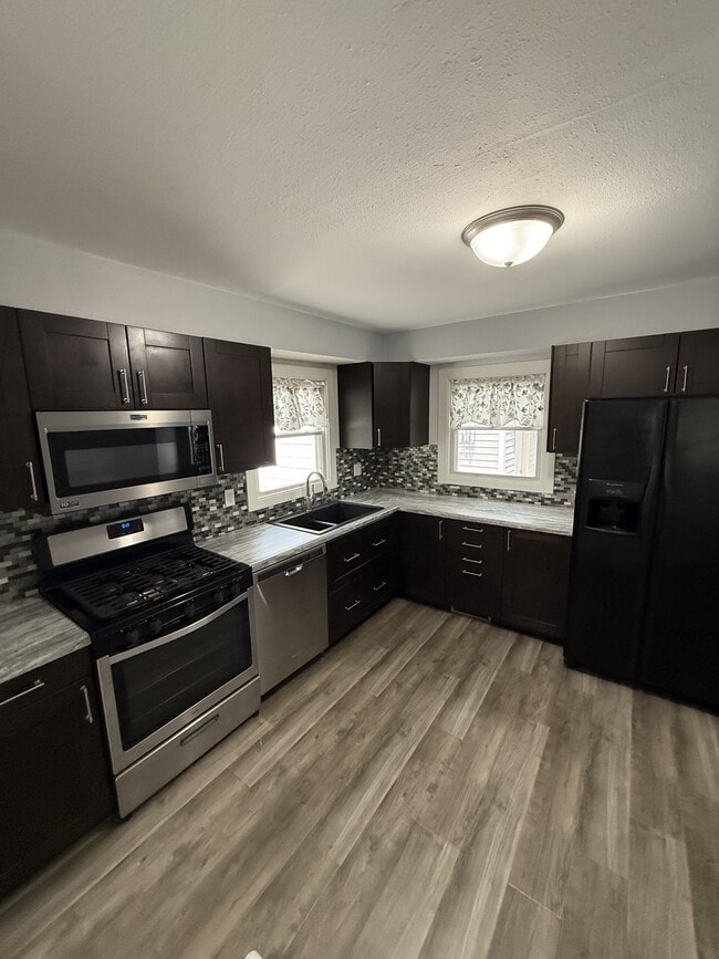 428 Hilltop Rd in Ames, IA - Building Photo - Building Photo