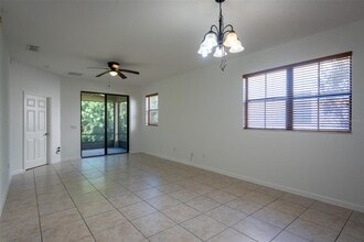 1425 Portofino Meadows Blvd in Orlando, FL - Building Photo - Building Photo