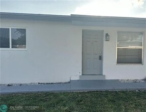 6109 SW 30th St in Miramar, FL - Foto de edificio - Building Photo