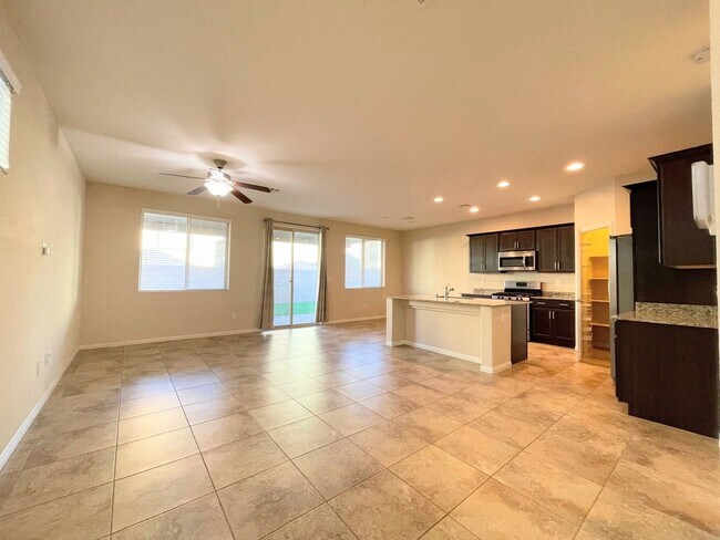 9256 Blue Agate St in Las Vegas, NV - Building Photo - Building Photo