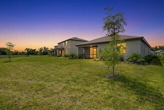 5309 Seal Isle Ct in Bradenton, FL - Building Photo - Building Photo