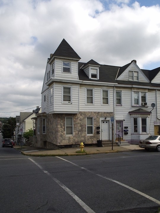 1053 Lehigh St in Easton, PA - Foto de edificio