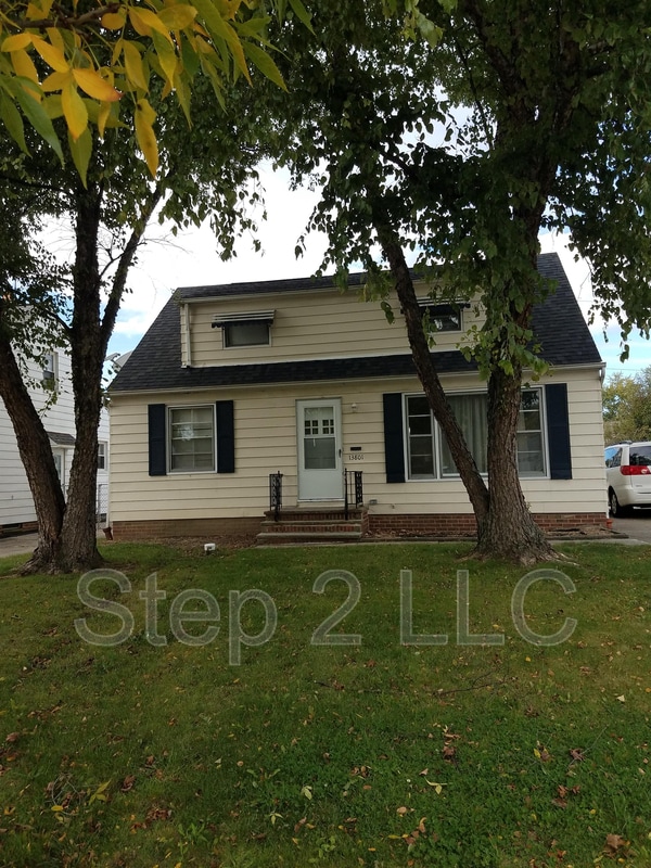 property at 13801 Linn Ave