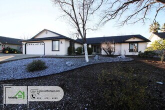 11540 Vista Del Rio in Redding, CA - Building Photo - Building Photo