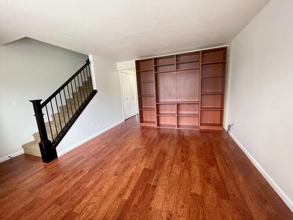 1634 Cherry Ln in Richland, WA - Building Photo