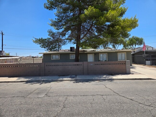 2732 Berg St in North Las Vegas, NV - Building Photo - Building Photo
