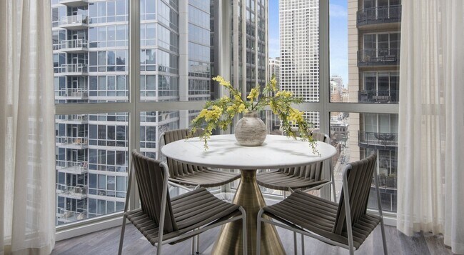 899 N State St in Chicago, IL - Building Photo - Building Photo