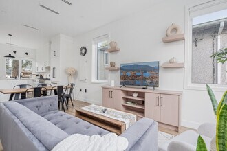 5207 Hoy St, Unit SI ID1422087P in Vancouver, BC - Building Photo - Building Photo