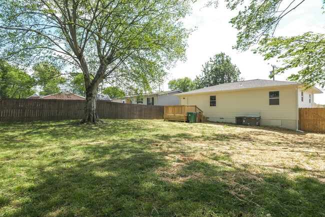 2302 Osage St in Nashville, TN - Foto de edificio - Building Photo