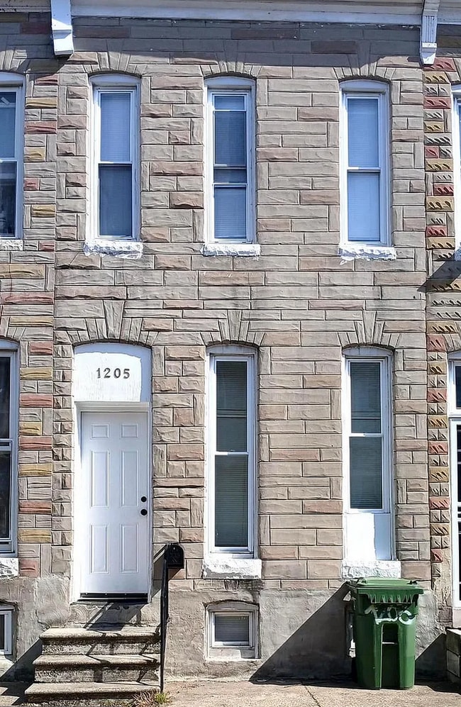 property at 1205 Glyndon Ave