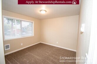 32786 E Pearl St in Eugene, OR - Building Photo - Building Photo