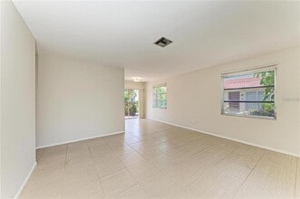 2121 Pueblo Cir in Sarasota, FL - Building Photo - Building Photo