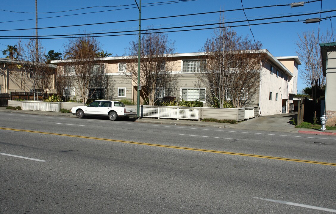 Sierra Vista in Mountain View, CA - Building Photo