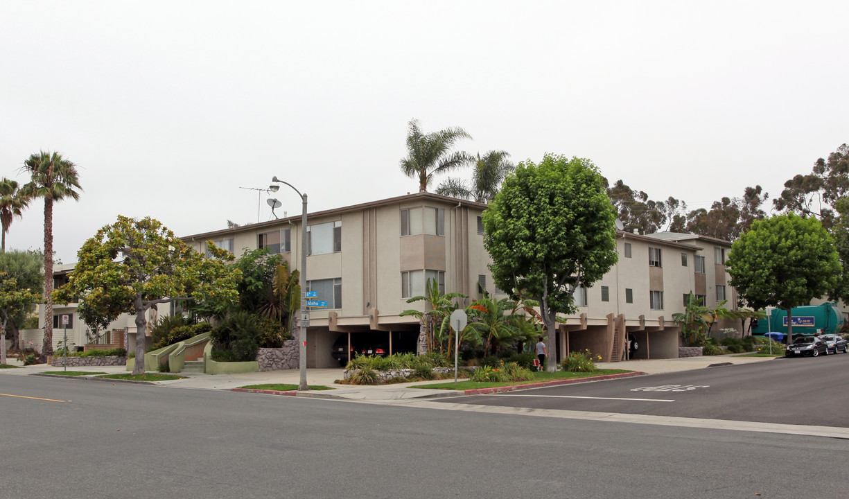 Royal Pacific in Santa Monica, CA - Building Photo