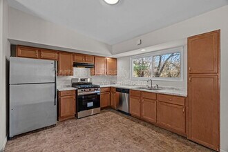 9915 Castle Dr in St. Louis, MO - Building Photo - Building Photo