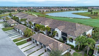 5548 Palmer Cir in Bradenton, FL - Building Photo