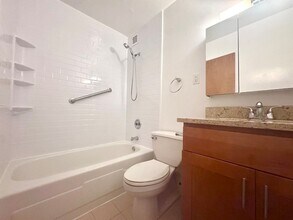133 Park St, Unit 404 in Brookline, MA - Building Photo - Building Photo