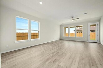 4304 Contrail Ln in Round Rock, TX - Foto de edificio - Building Photo