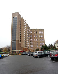 Carydale East Apartments in Alexandria, VA - Foto de edificio - Building Photo