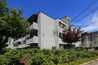 Village Apartments in Abbotsford, BC - Building Photo - Building Photo